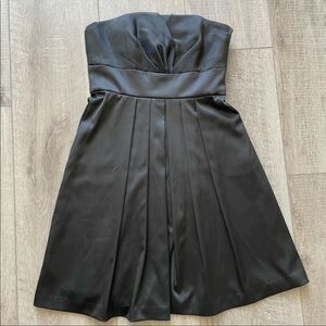 White House Black Market Strapless Tulle-Detailed Dress in Black Size 2